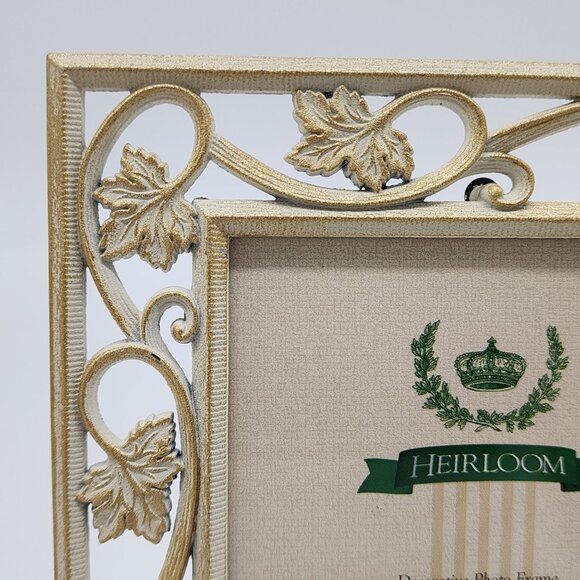 Decorative Heirloom Photo Frame 3.5" X 5" Intricate Leaf Design Ivory & Gold Fin - Picture 2 of 10